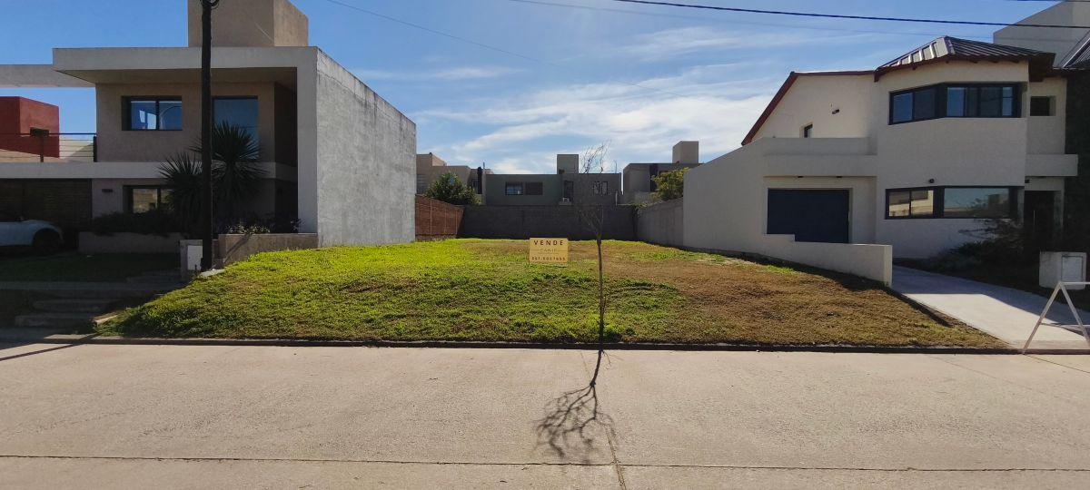 Foto de Lote en Venta de 360 m2 - Barrio con seguridad Comarca de Allende, imagen 4