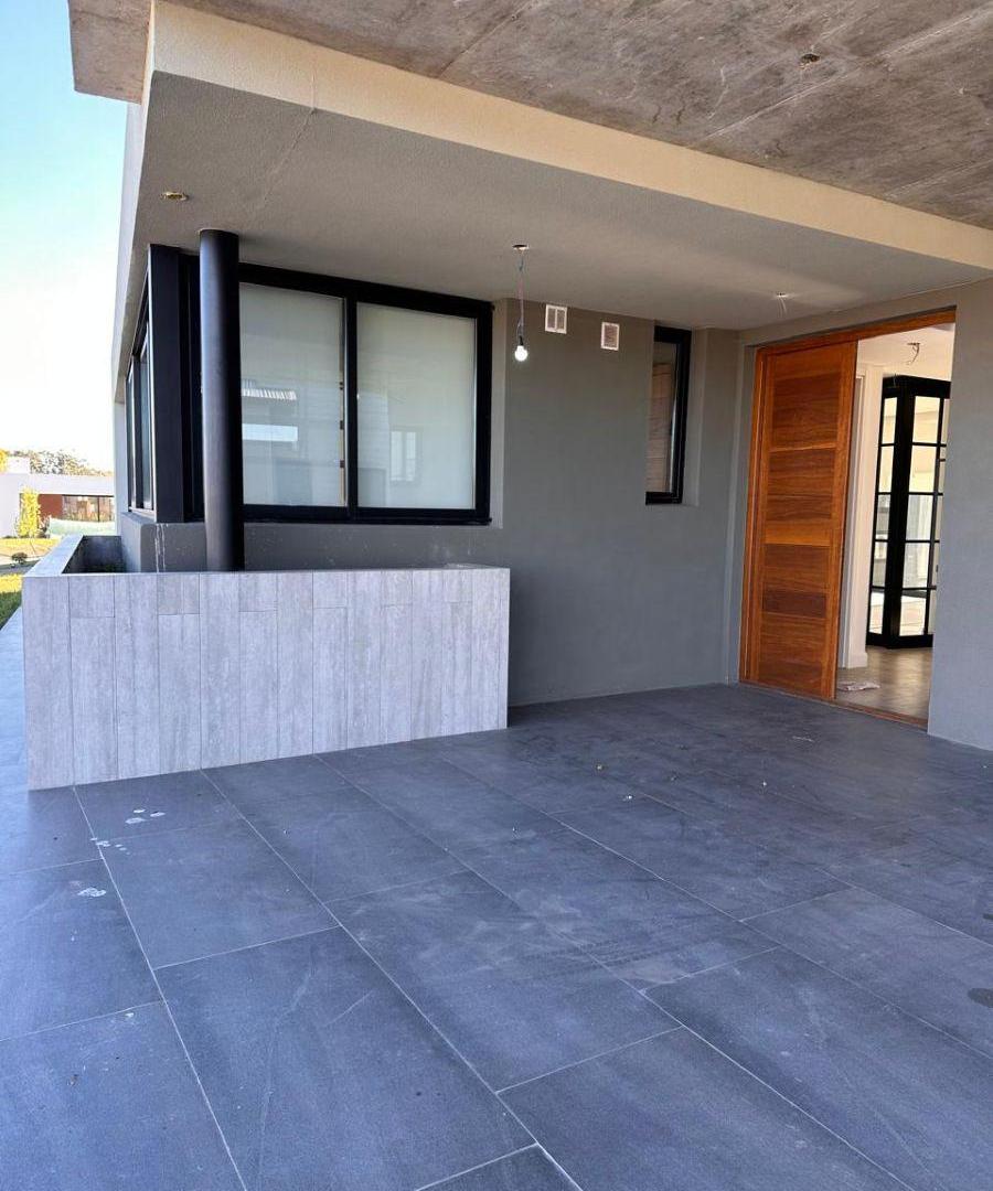 CASA EN ALQUILER RUMENCO JOVEN