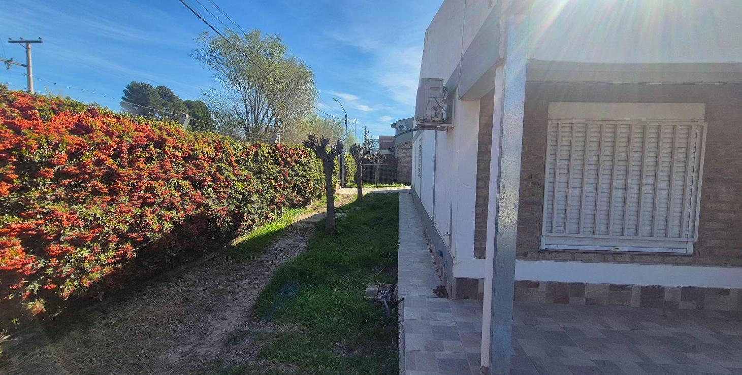 Foto de Casa en Venta , Barrio Círculo Policial , General Roca, imagen 1