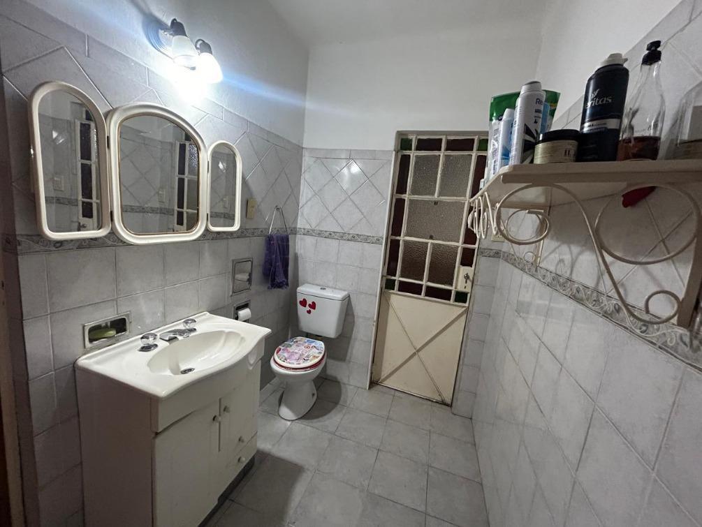 Foto de Casa 3 dormitorios con local al frente en Eva Perón al 5500, imagen 4