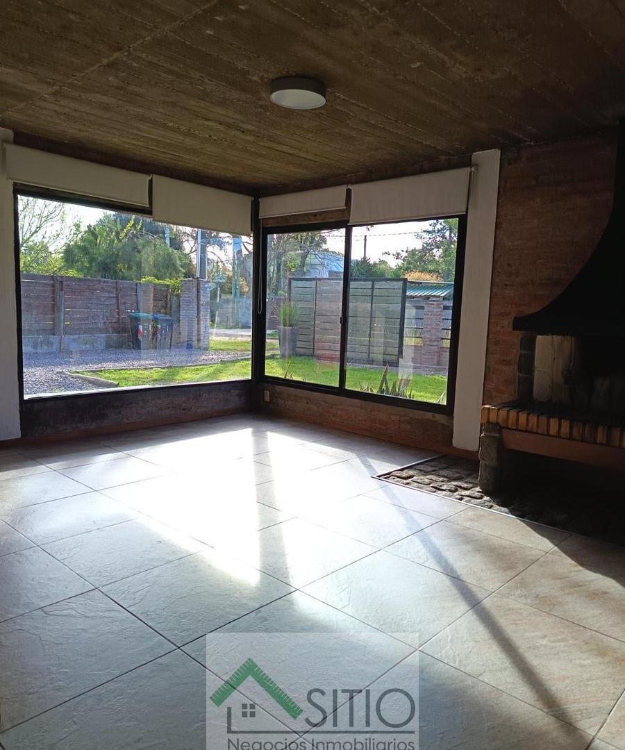 Foto de Vendo Casa de 4 dormitorios y 2 baños en Punta Pinares El Pinar, imagen 2