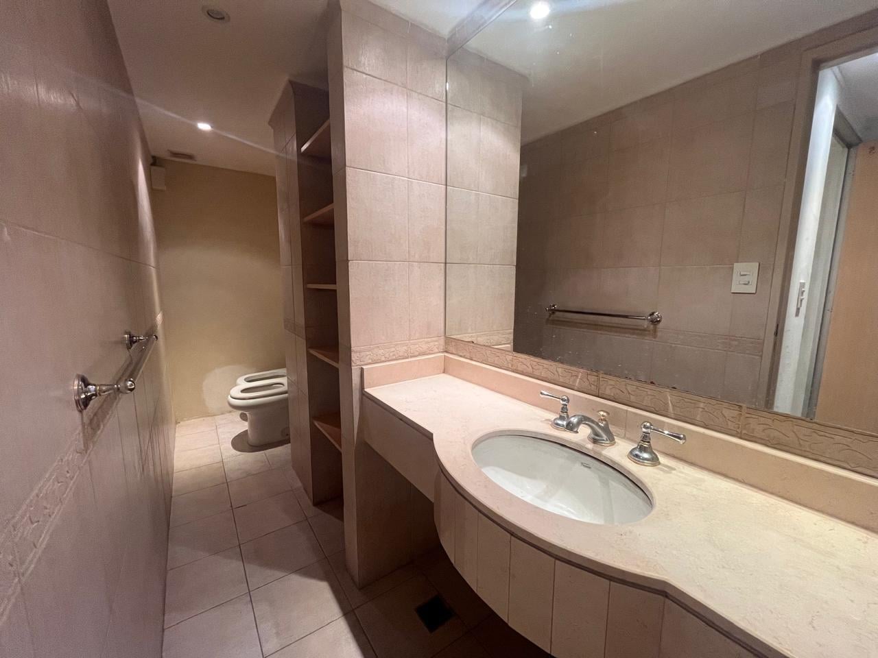 Foto de Consultorio o estudio refaccionado en Barrio Norte, imagen 4