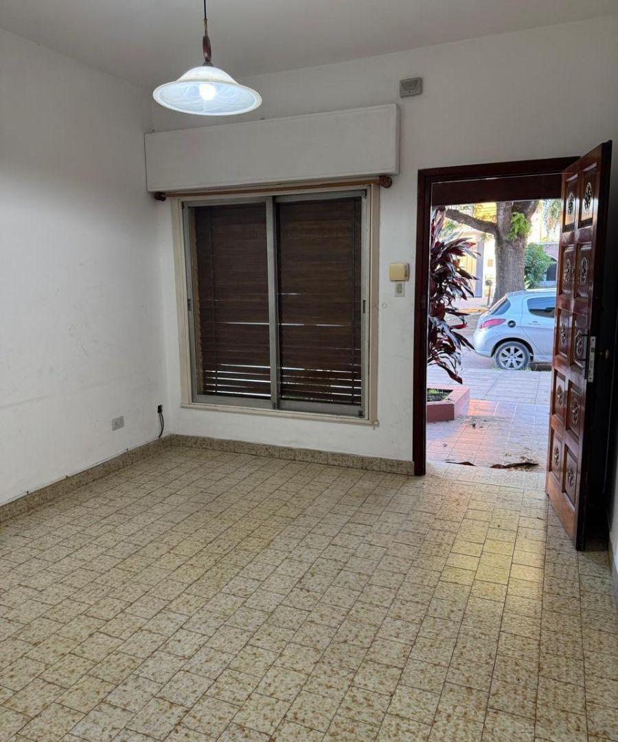 Foto de Chalet en venta sobre la Avenida Sarmiento, imagen 2