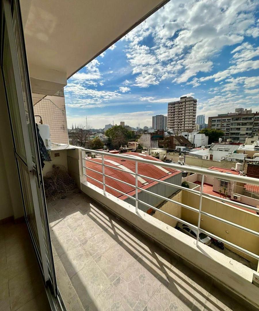 Foto de 2 amb c/balcon super luminoso. Muy buen estado, imagen 1