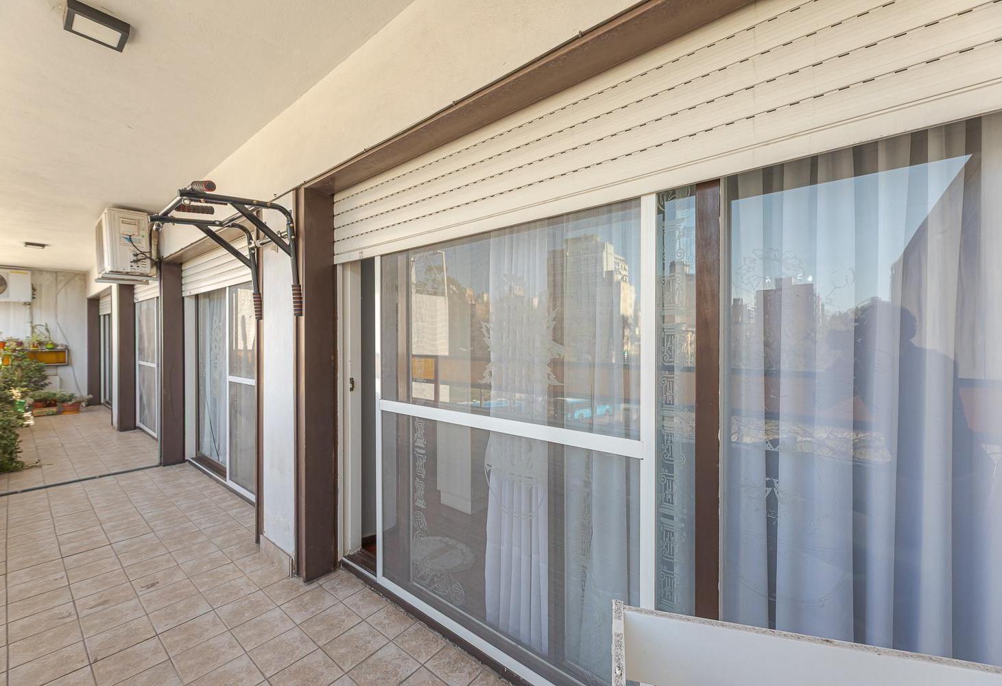 Foto de Venta departamento 4 dormitorios con cochera Centro Rosario, imagen 3