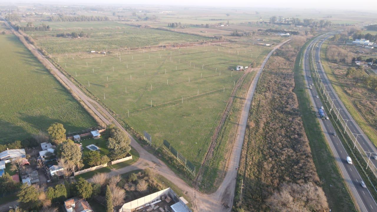 Foto de Venta terreno en Barrio Gran Habitat Ibarlucea, imagen 3