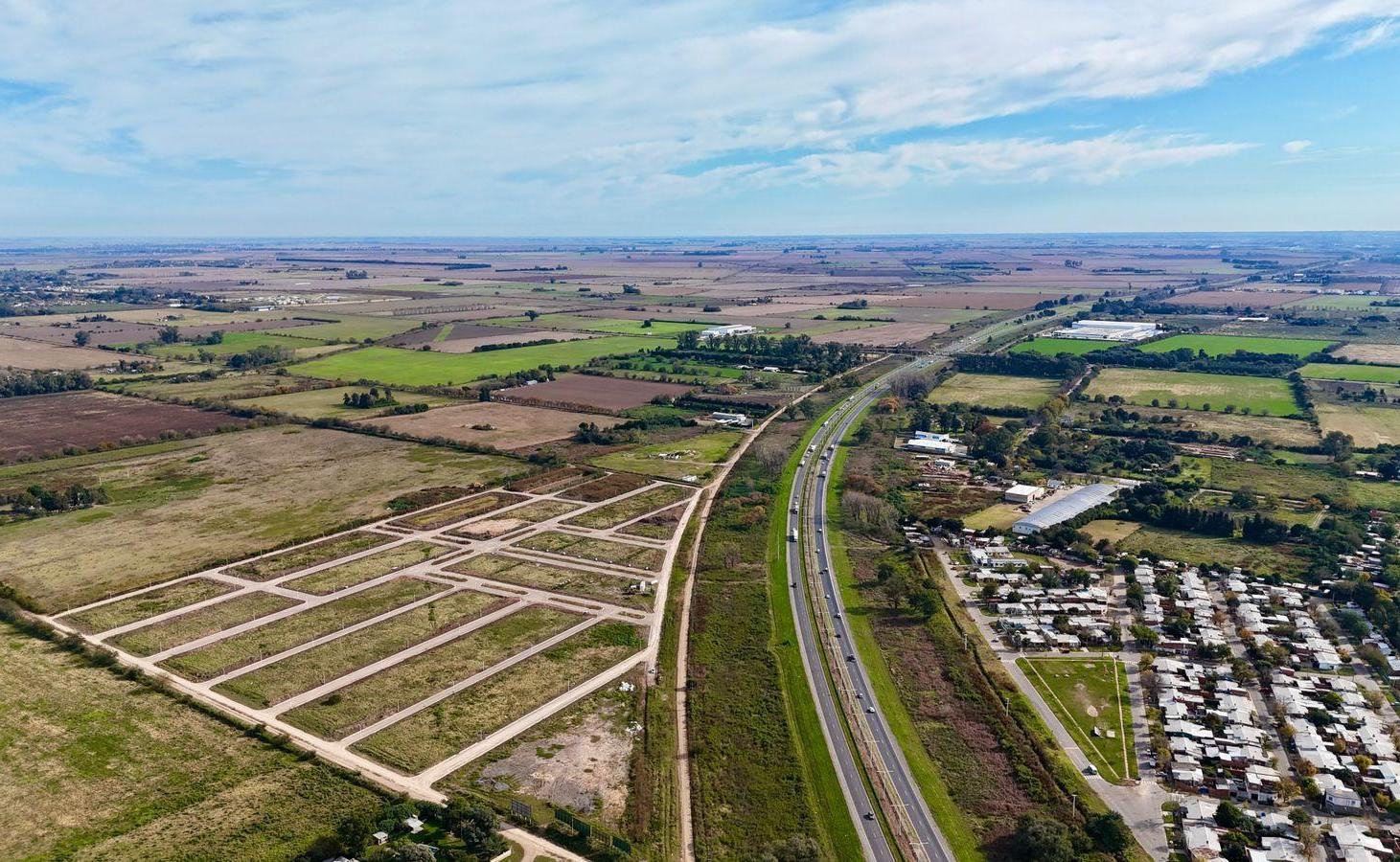 Foto de Venta terreno en Barrio Gran Habitat Ibarlucea, imagen 4