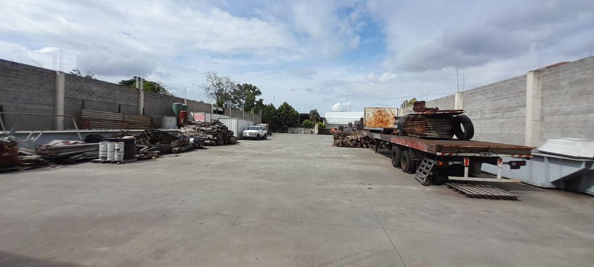 Foto de Chalet con galpón industrial, imagen 2