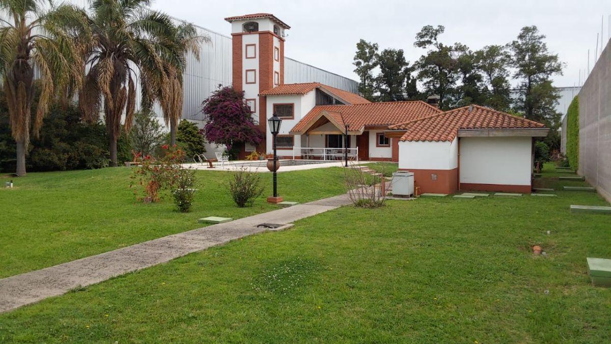 Foto de Chalet con galpón industrial, imagen 3