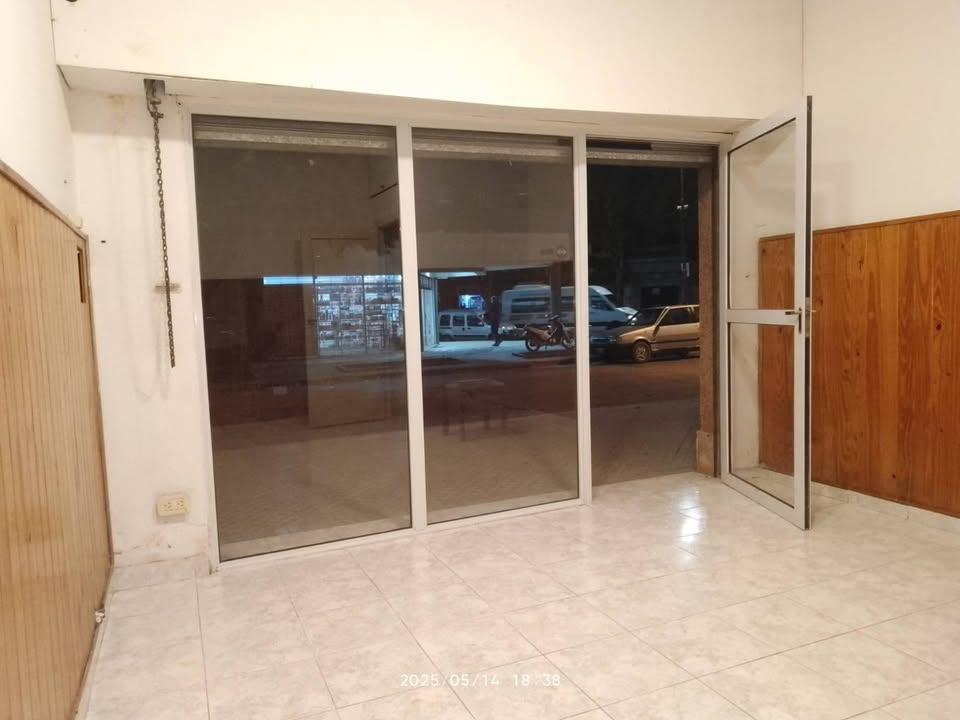 Foto de Local comercial Villa Gobernador Gálvez, imagen 2