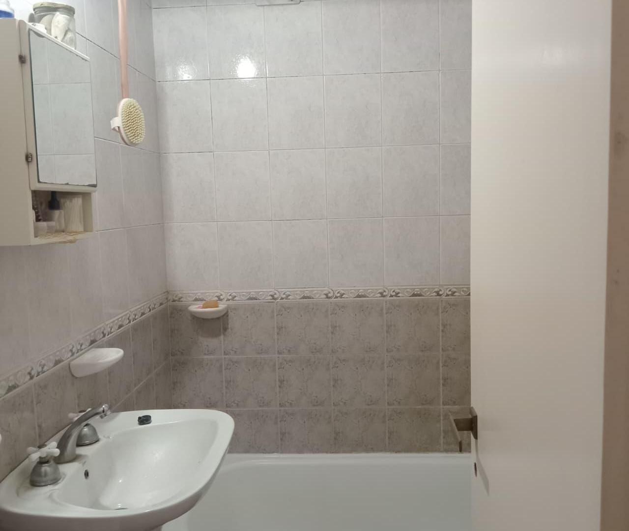 Foto de Departamento 1 Dormitorio al Frente + Cochera - Alvarado 171 - Luminoso, imagen 4