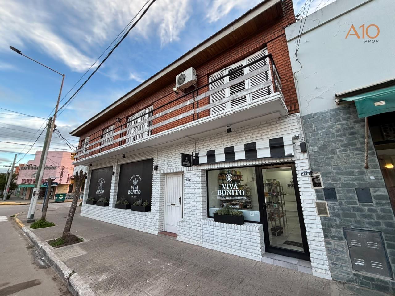 Foto de PROPIEDAD EN ESQUINA CON 2 LOCALES Y VIVIENDA DE 4 AMB EN PLENO CENTRO, imagen 2