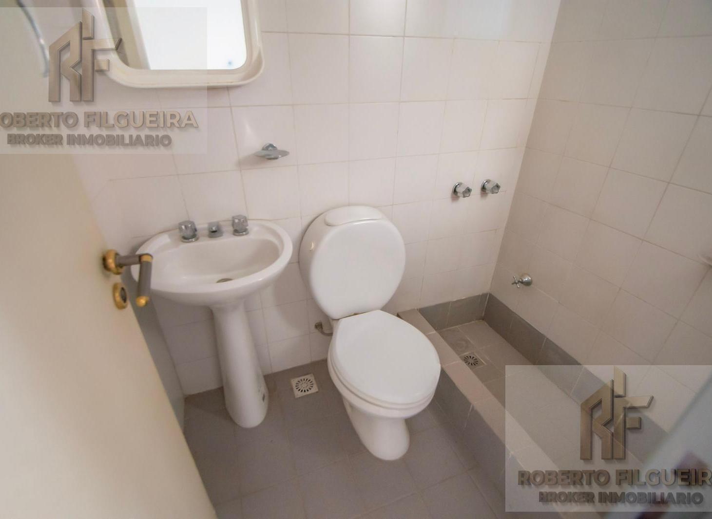 Foto de Alquiler Departamento 4 ambientes con dependencia, balcon y cochera, imagen 5