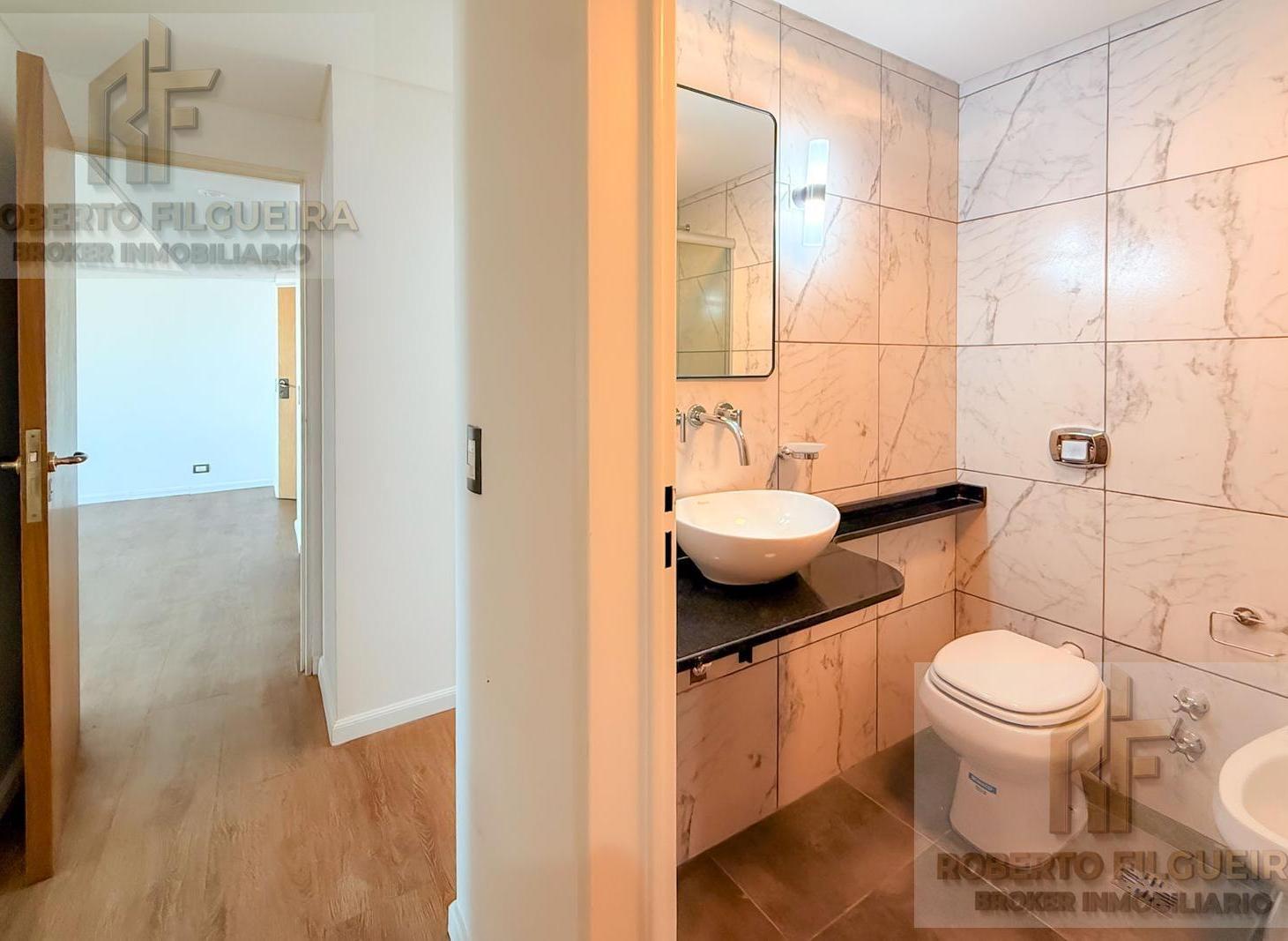 Foto de Alquiler Departamento 4 ambientes con dependencia, balcon y cochera, imagen 3