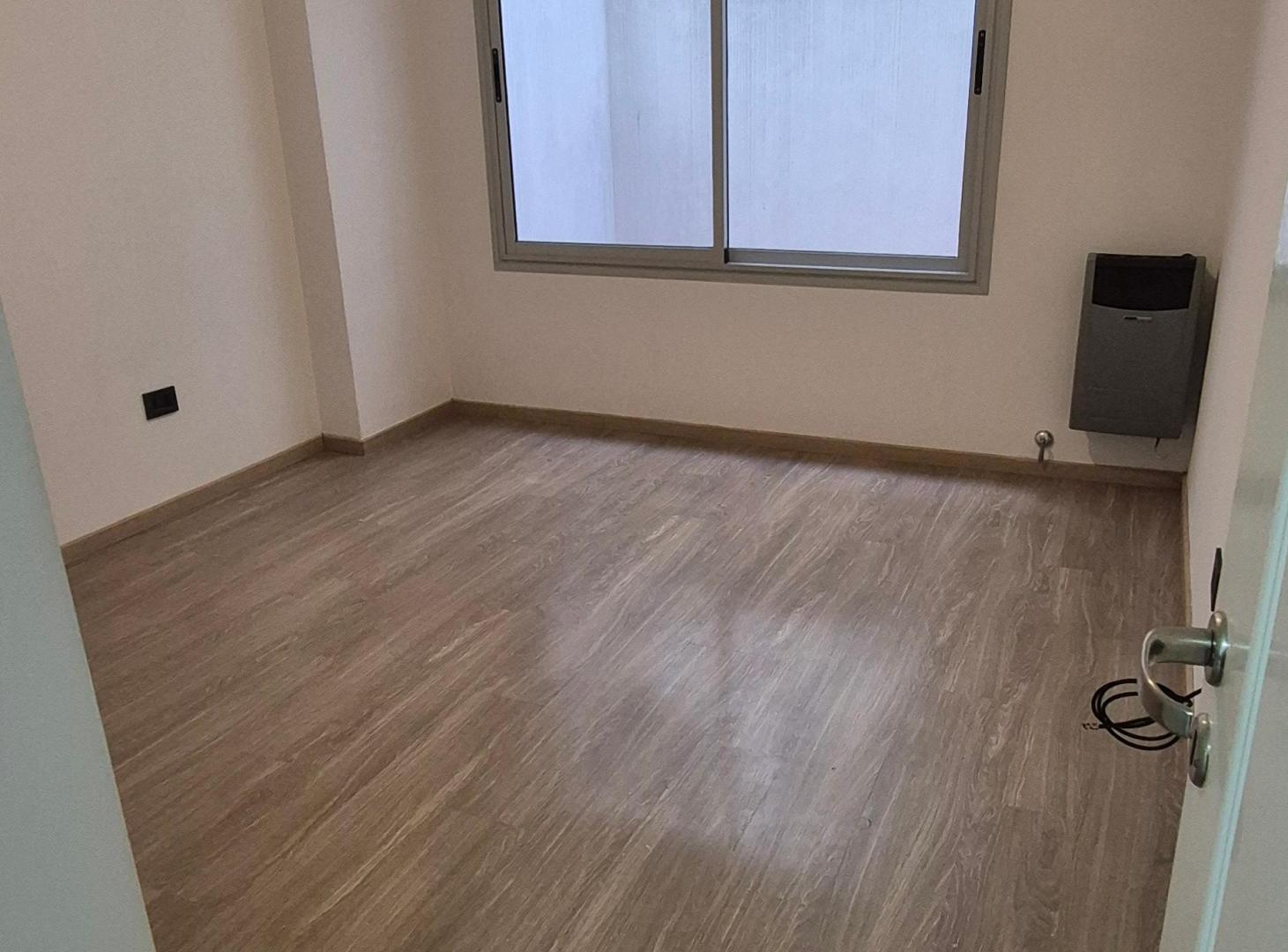 Foto de Alquiler Departamento Dos Ambientes con Patio, imagen 5