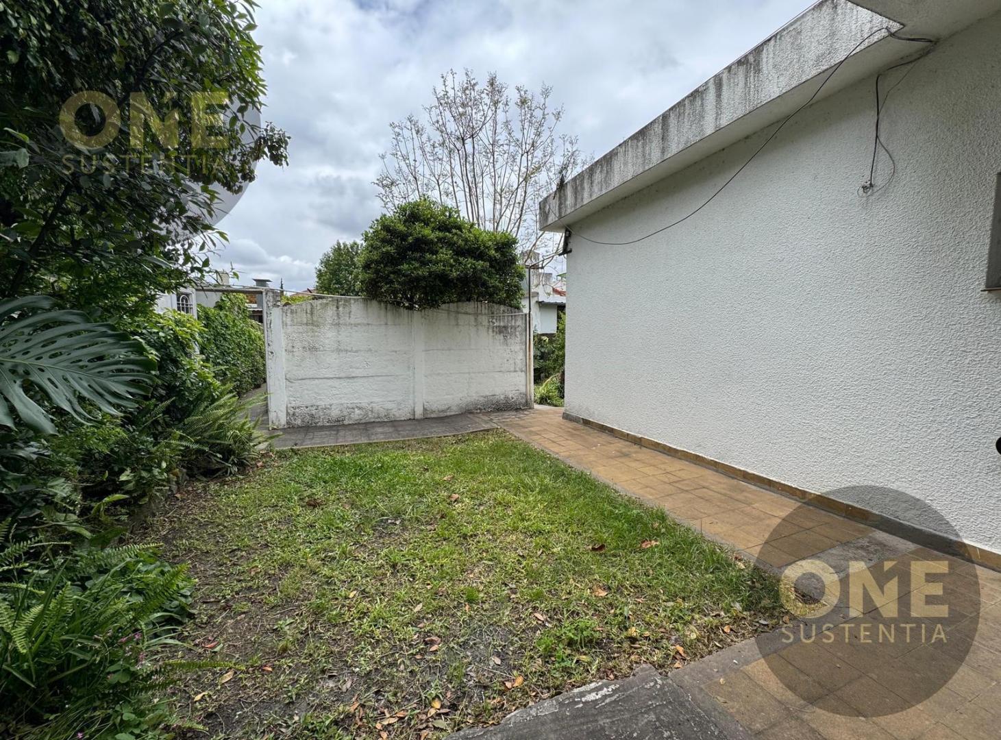 Foto de Casa con lote propio en Banfield Este, imagen 1