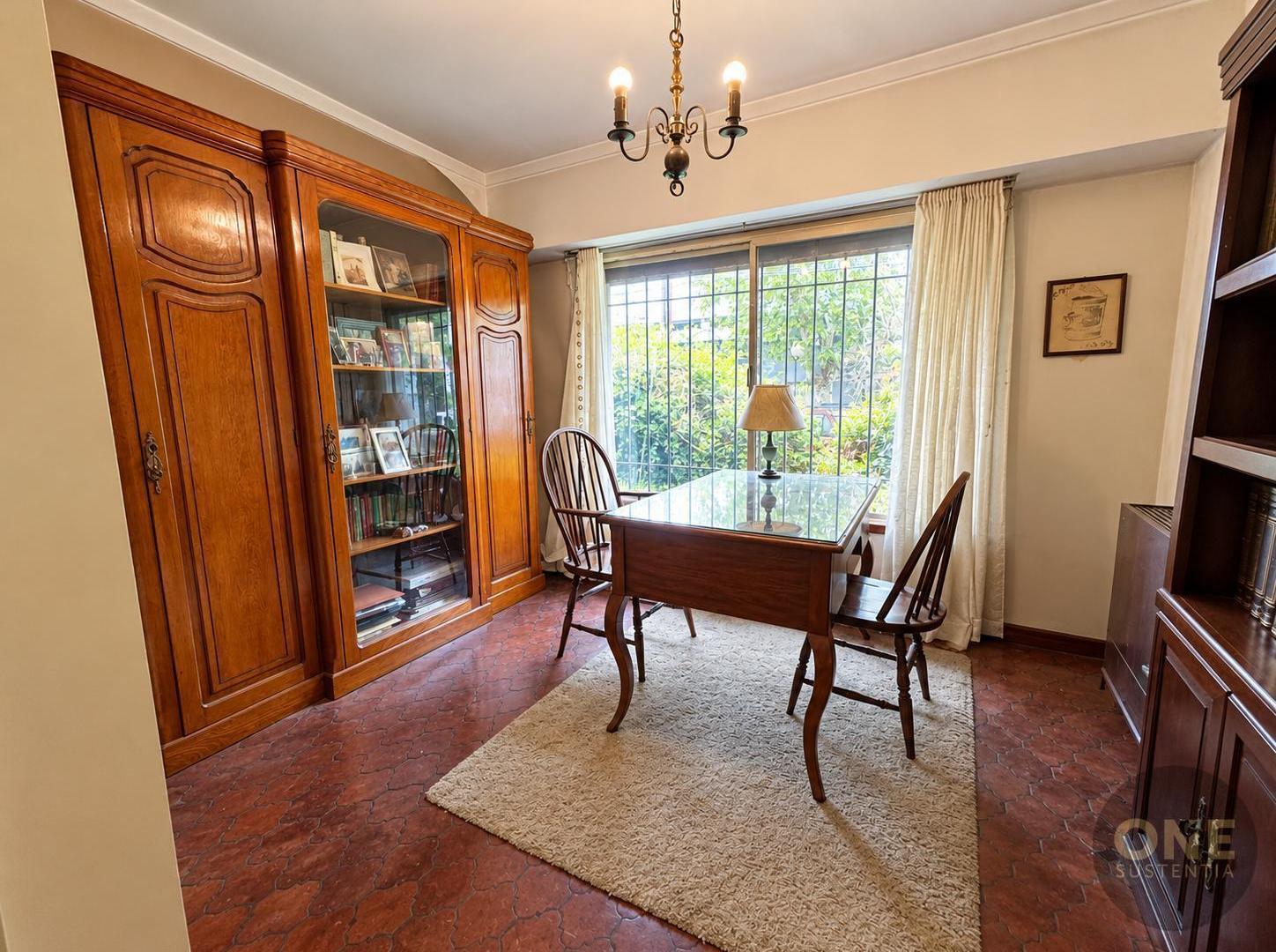 Foto de VENTA CASA 5 AMBIENTES CON PARQUE EN LOMAS DE ZAMORA, imagen 2