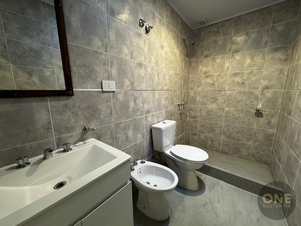 Foto de VENTA PH 2 AMBIENTES EN LANUS OESTE, imagen 4