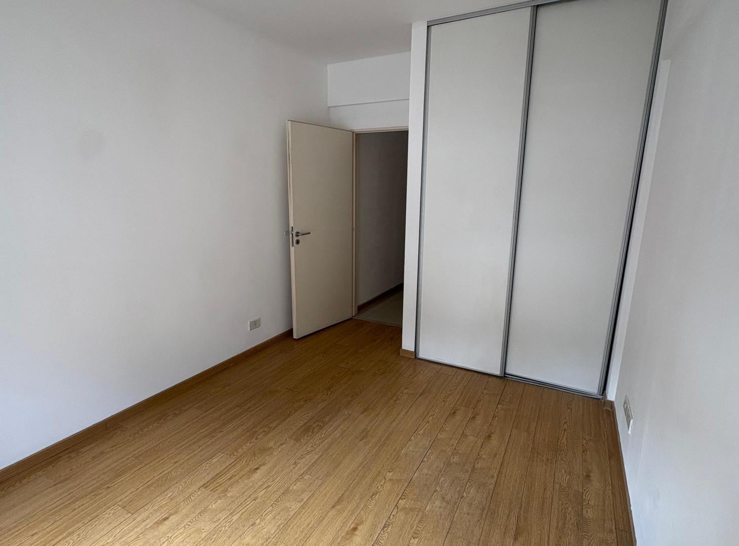 Foto de 2 ambientes con balcon amplio al frente y pileta, imagen 4