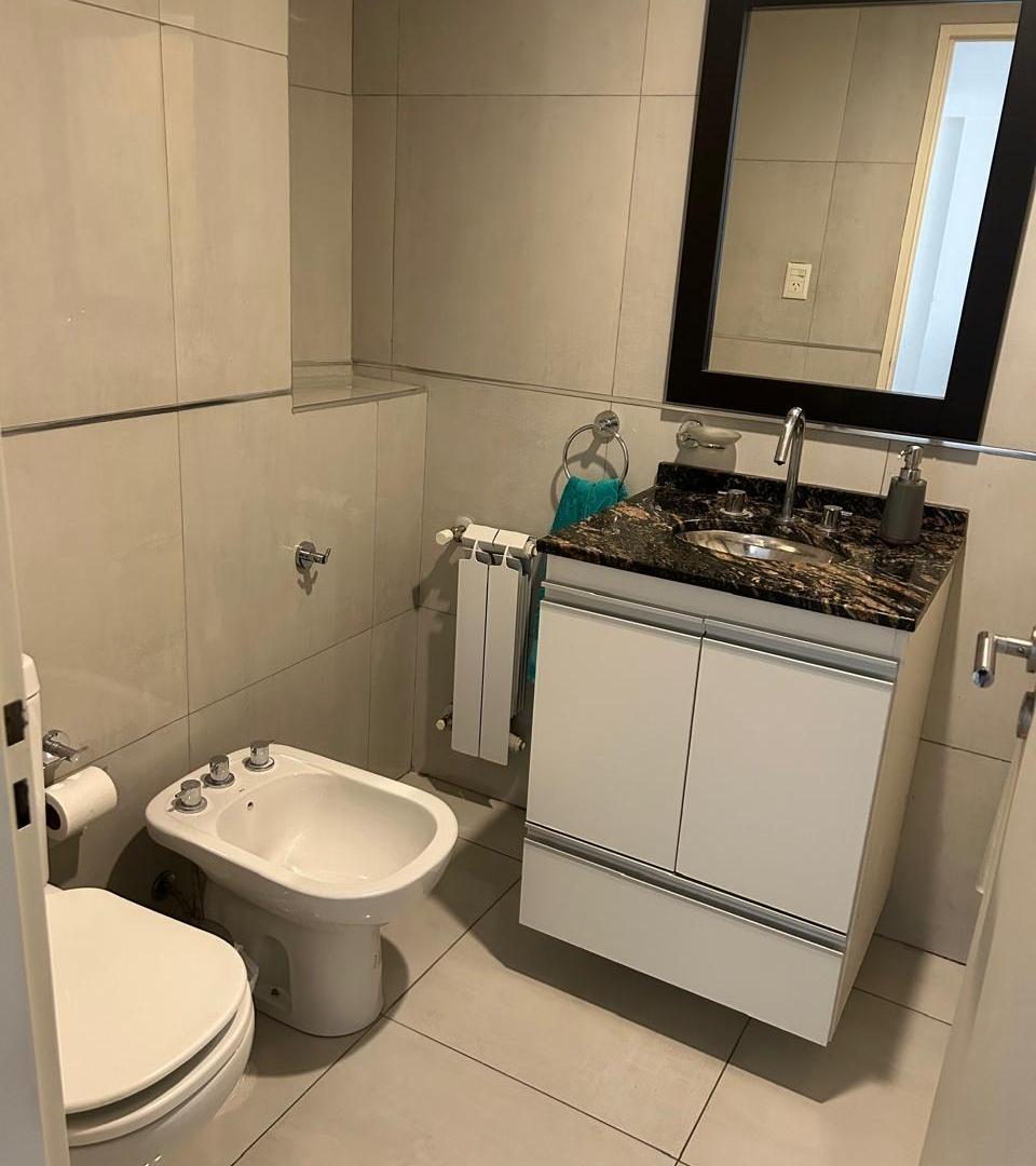 Foto de Departamento 1 dormitorio con balcón y cochera zona centro, imagen 2