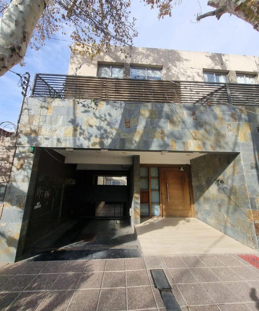 Foto de VENTA DEPATAMENTO GODY CRUZ PLANTA BAJA 1 DORM PATIO Y COCHERA, imagen 1