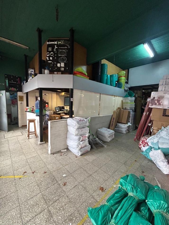 Foto de Venta Local comercial c/ Deposito - Av. Mitre 1900 - Florida Oeste, imagen 3