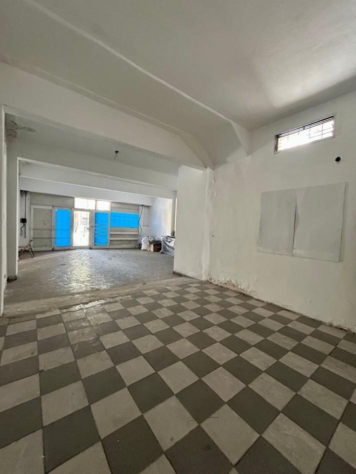 Foto de Venta - Local c/ Departamento 3amb. - Sanabria 1200, imagen 2