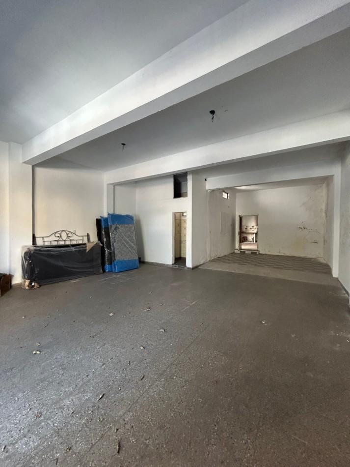 Foto de Venta - Local c/ Departamento 3amb. - Sanabria 1200, imagen 1