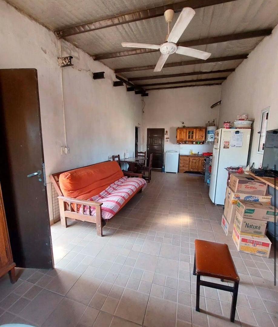 Foto de Casa a refaccionar en venta en Carlos Spegazzini, Ezeiza, con parque, imagen 3