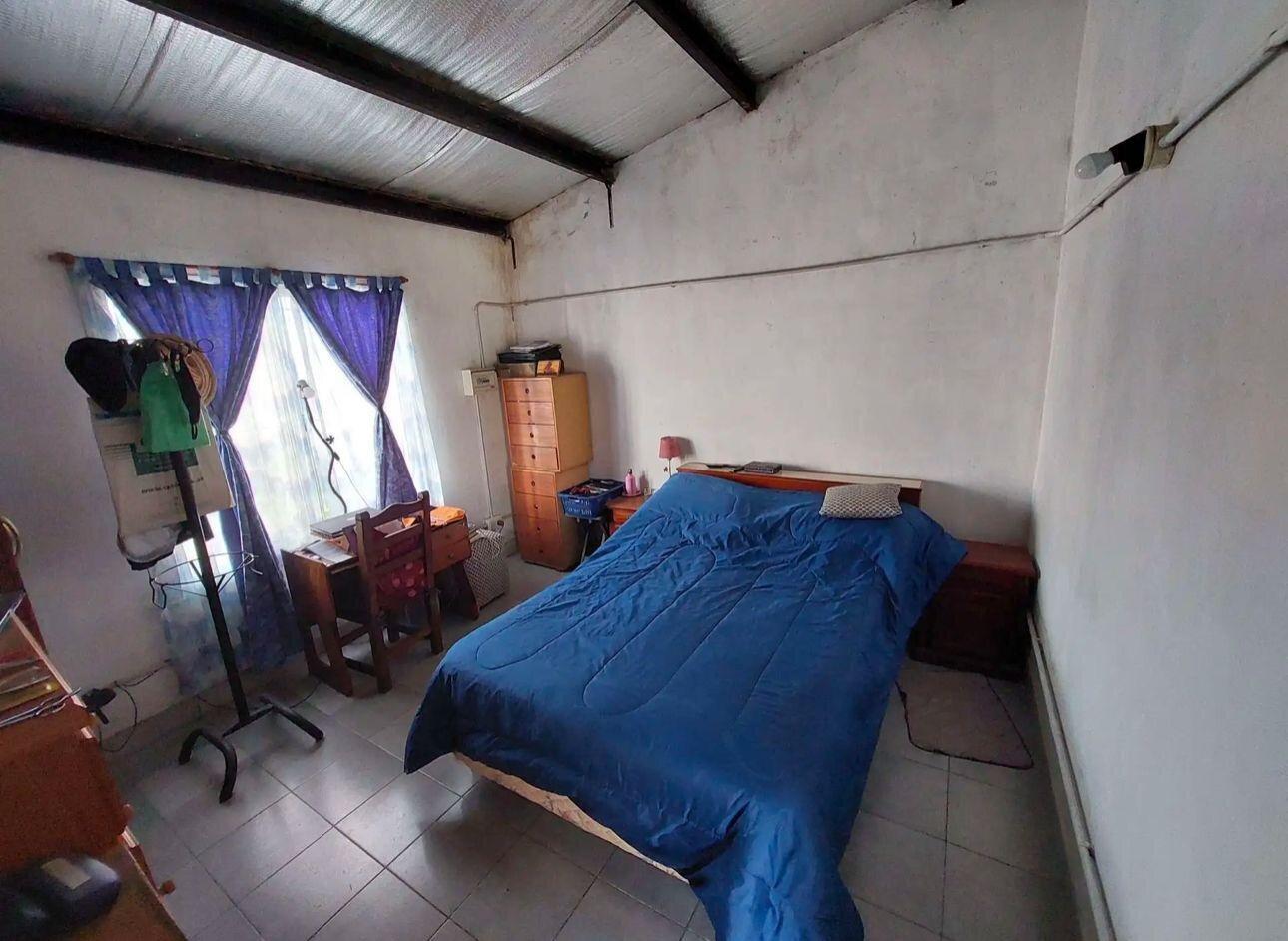 Foto de Casa a refaccionar en venta en Carlos Spegazzini, Ezeiza, con parque, imagen 2