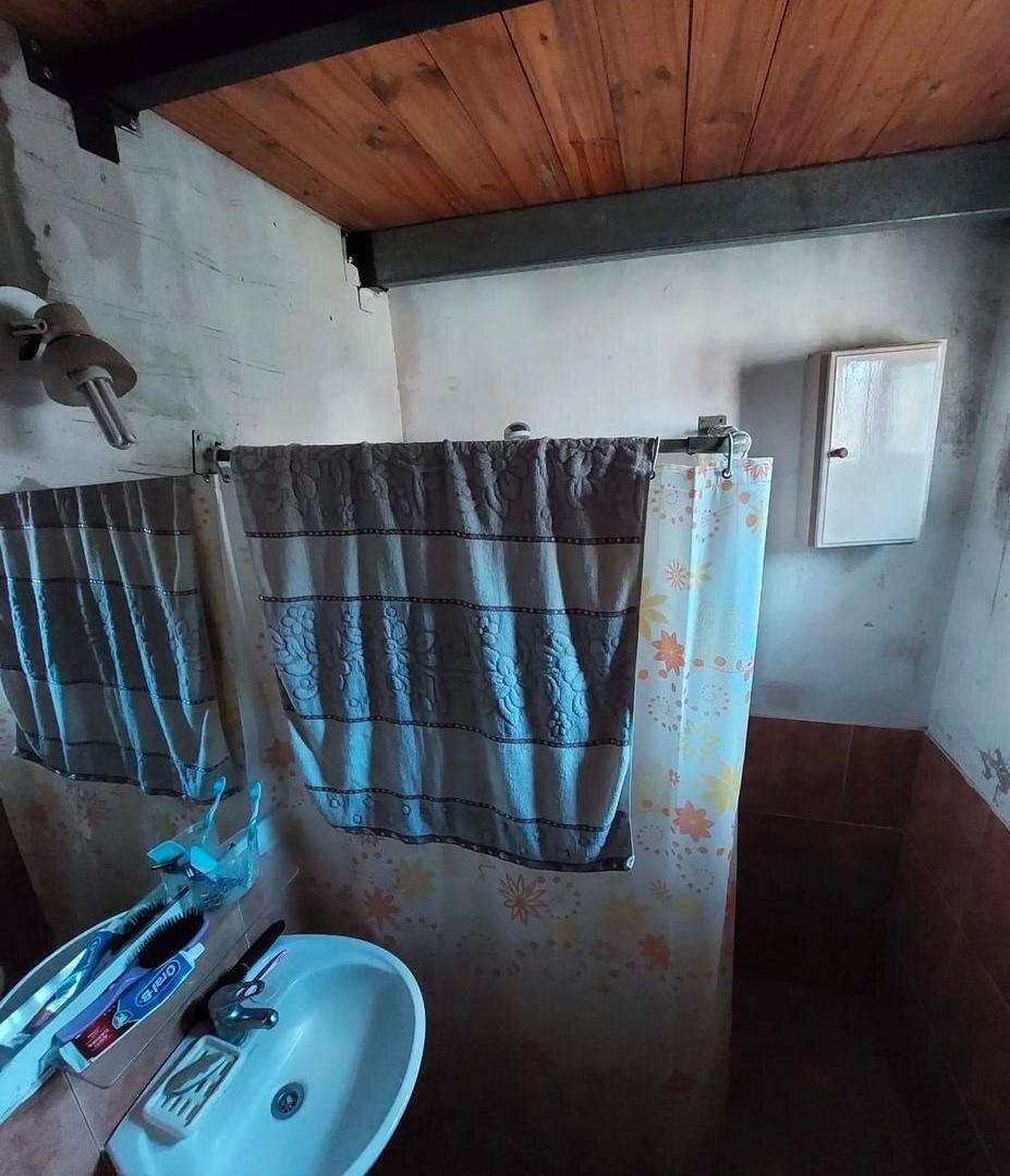 Foto de Casa a refaccionar en venta en Carlos Spegazzini, Ezeiza, con parque, imagen 5