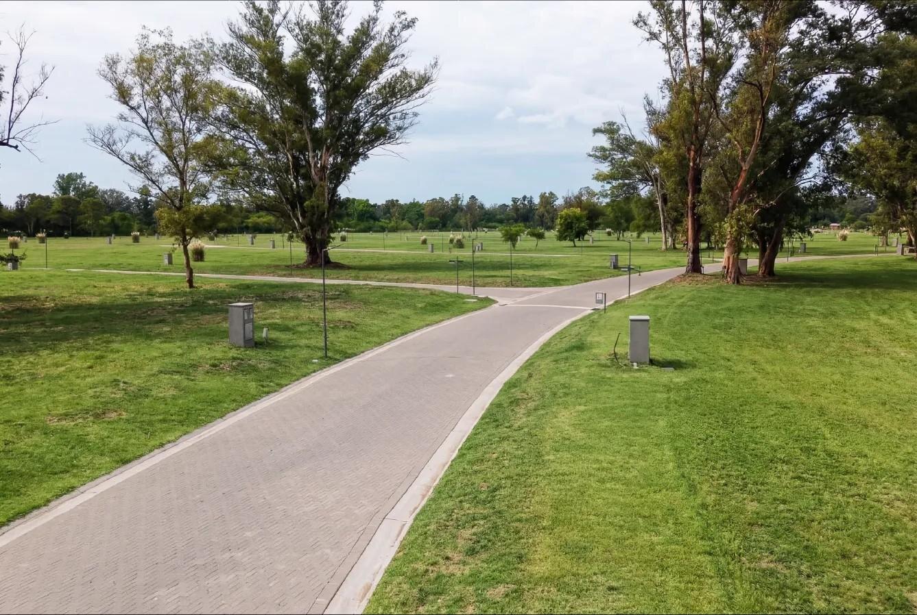 Foto de Terreno en venta en Barrio Aluen, Carlos Spegazzini, con vista al arroyo, imagen 3