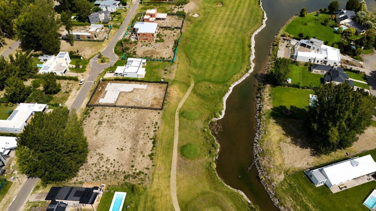 Foto de Lote En Venta | Canales De Plottier Golf Resort. Fondo De Cancha Y, imagen 3