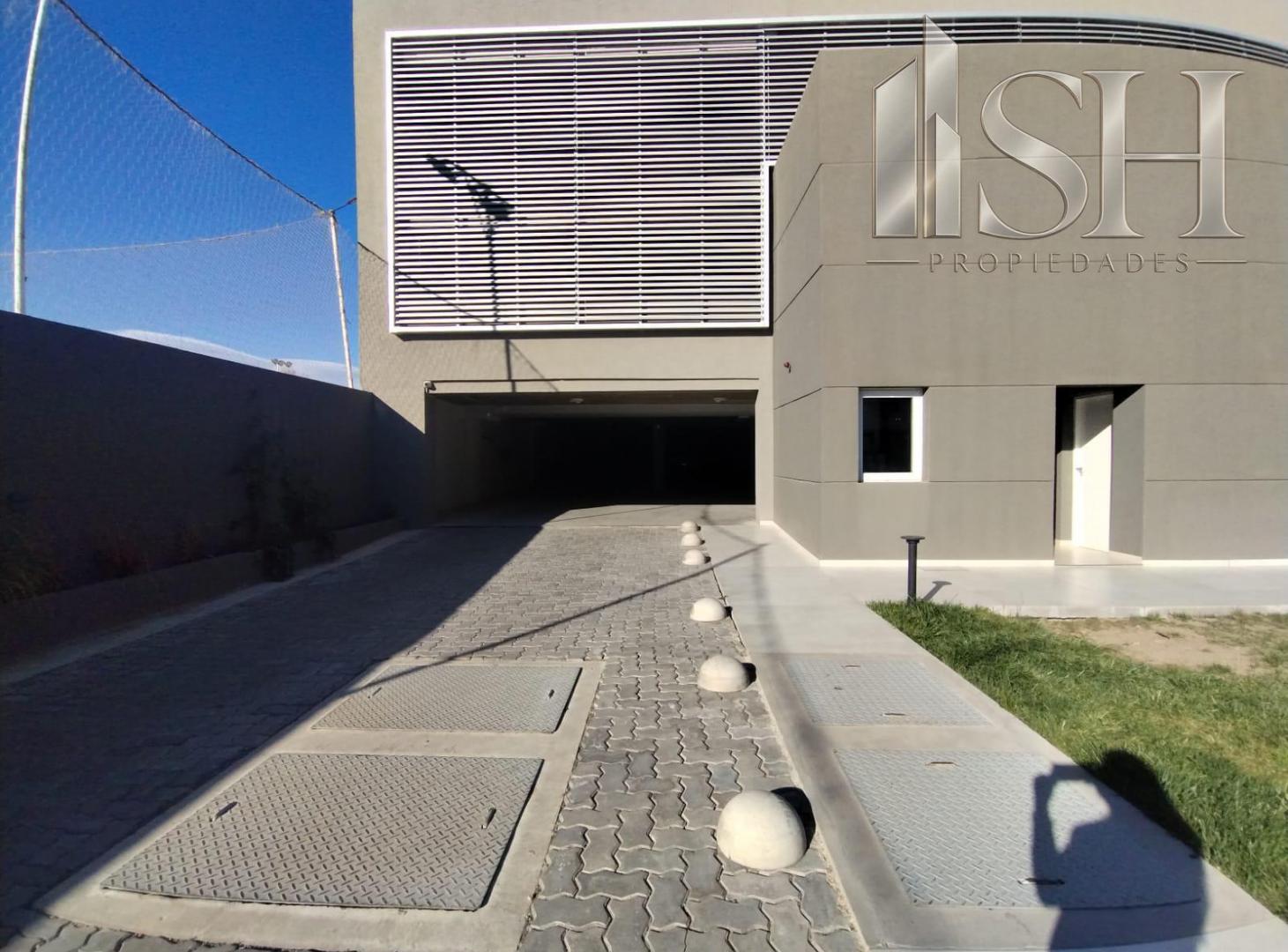 Foto de Venta de Cochera ,Edificio Gatica 498, Nqn, imagen 1