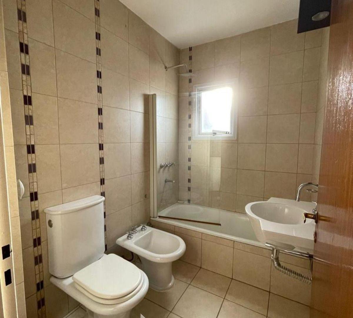 Foto de Venta casa 4 dormitorios B° Manzanar Cipolletti APTO CRÉDITO, imagen 5
