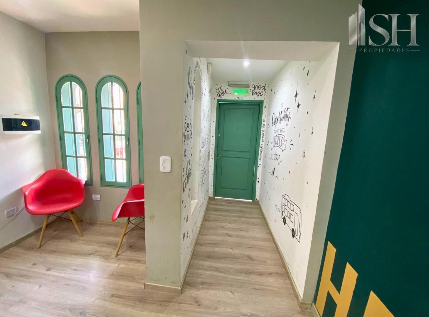 Foto de VENTA DE CASA 4 DORM. CON COCHERA, BALCON Y QUINCHO. NEUQUEN., imagen 4