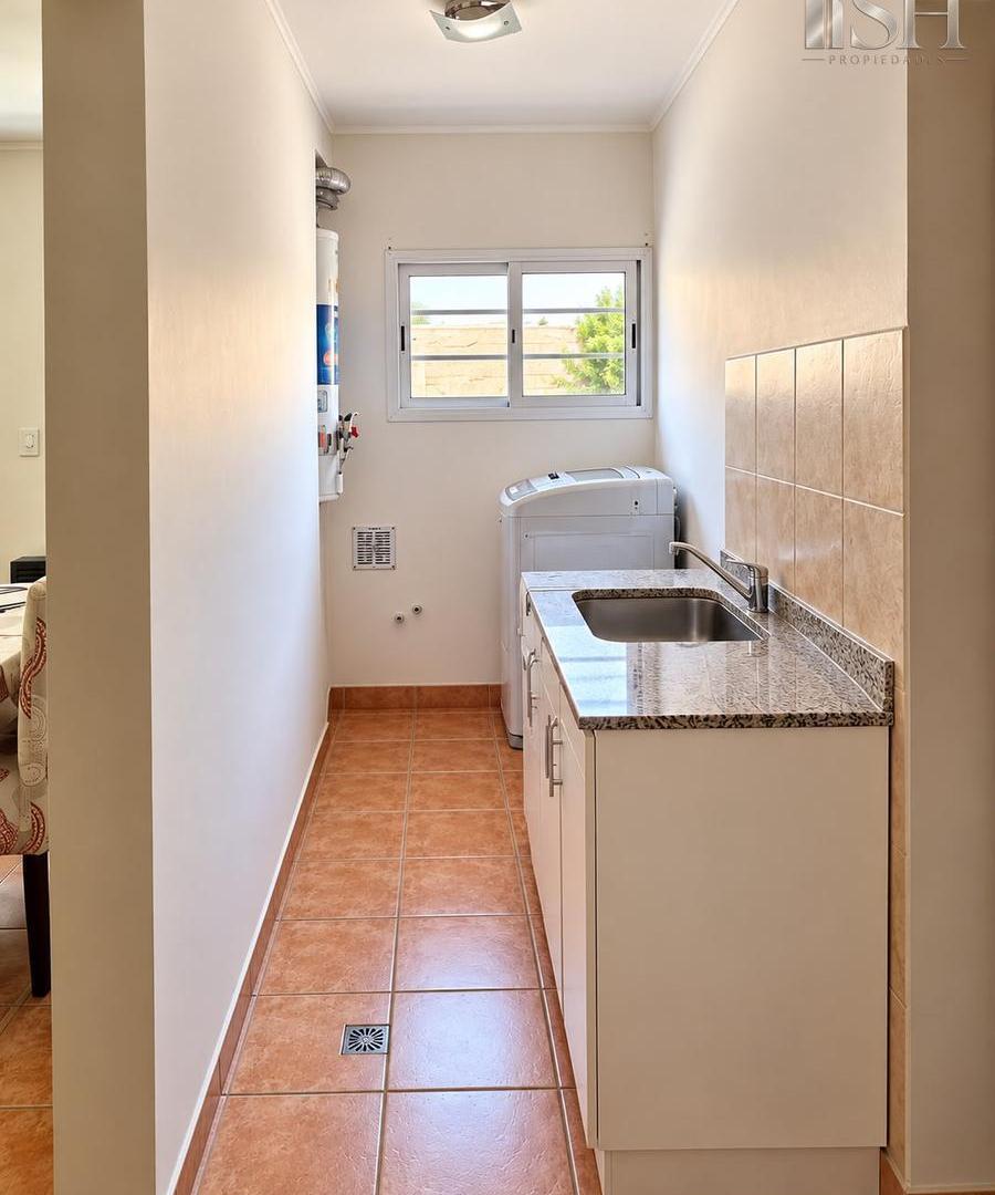 Foto de CASA EN ALQUILER CIPOLLETTI, imagen 2