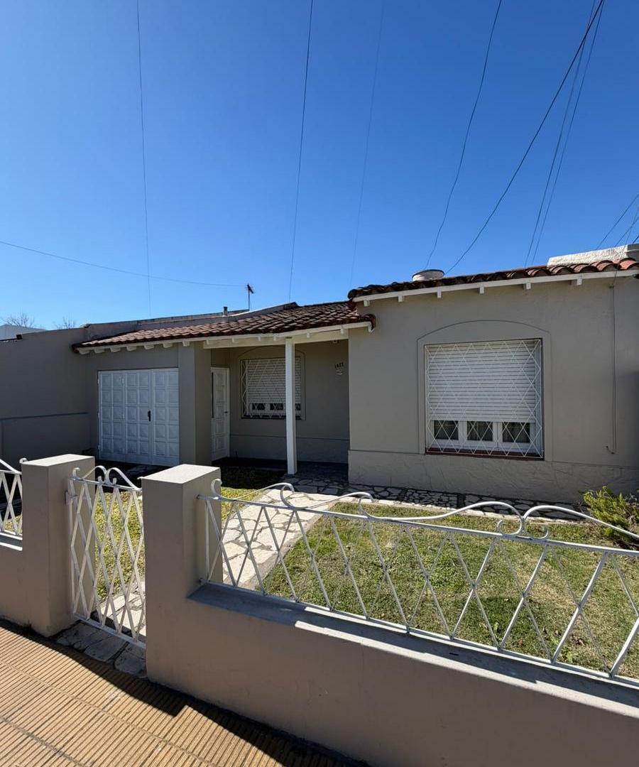 Foto de CASA MULTIFAMILIAR EN VENTA – CASEROS | 6 AMBIENTES CON GARAJE, imagen 1
