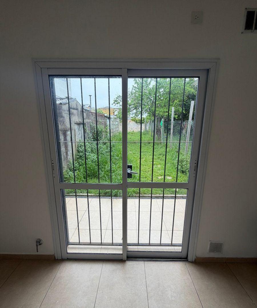 Foto de ALQUILO DUPLEX 64 e/ 136 y 137, imagen 4