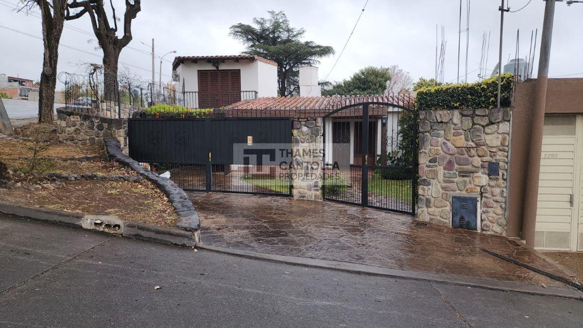 Foto de Casa en Venta: 4 Hab 2 Baños Cochera 2 vehic Patio Amplio - Bº San, imagen 1