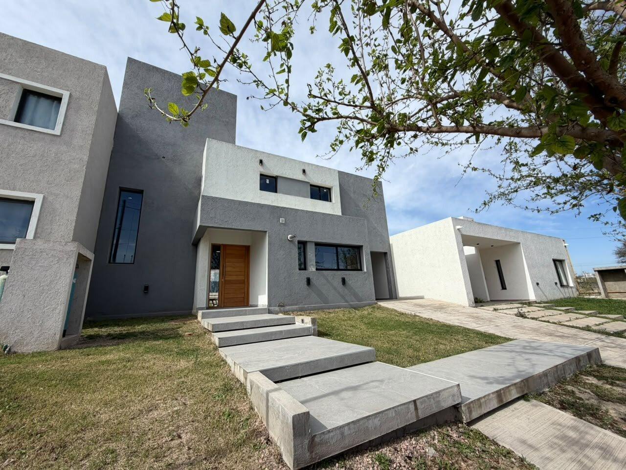 Foto de CASA 3 DORMITORIOS EN VENTA B° TEJAS 4, imagen 4