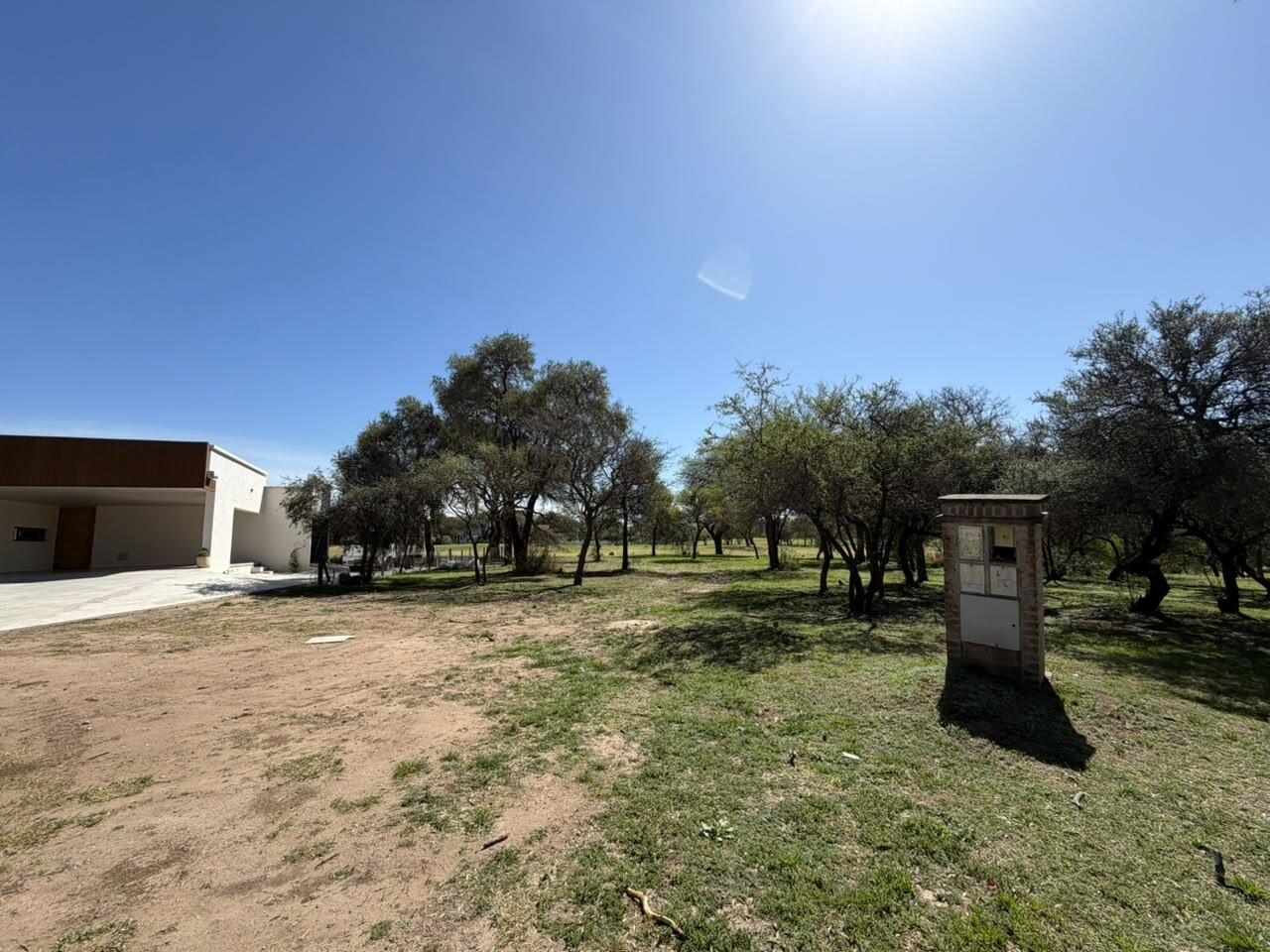 Foto de LOTE CON FONDO AL GOLF EN VENTA COUNTRY VALLE DEL GOLF, imagen 3