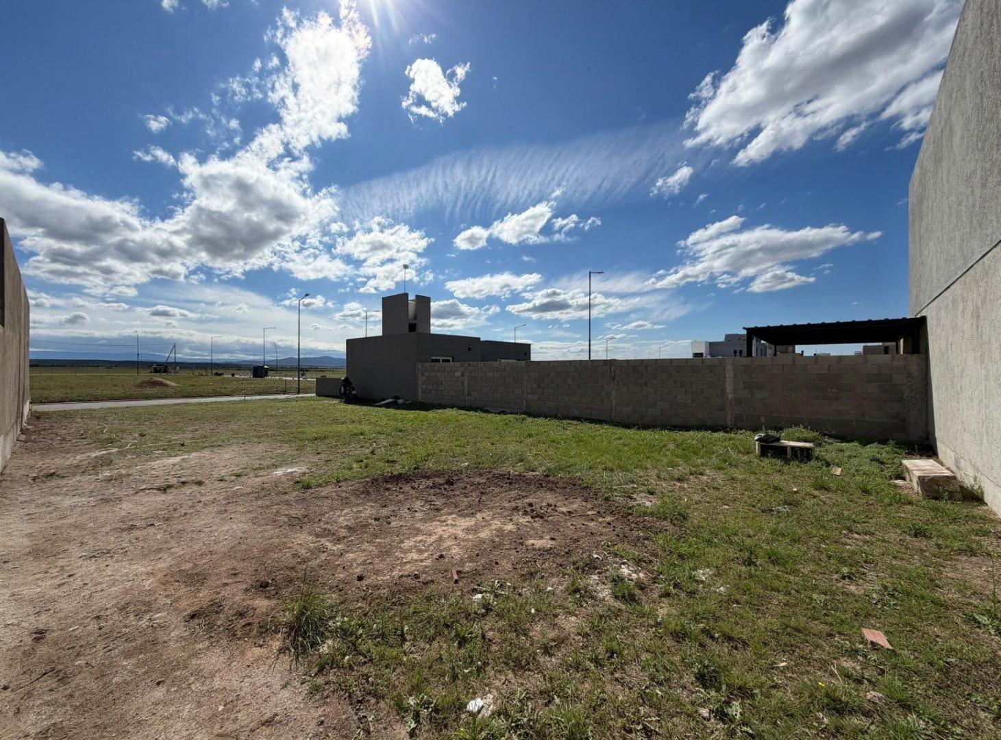 Foto de LOTE INTERNO EN COLINAS DE MANANTIALES EN VENTA, imagen 2
