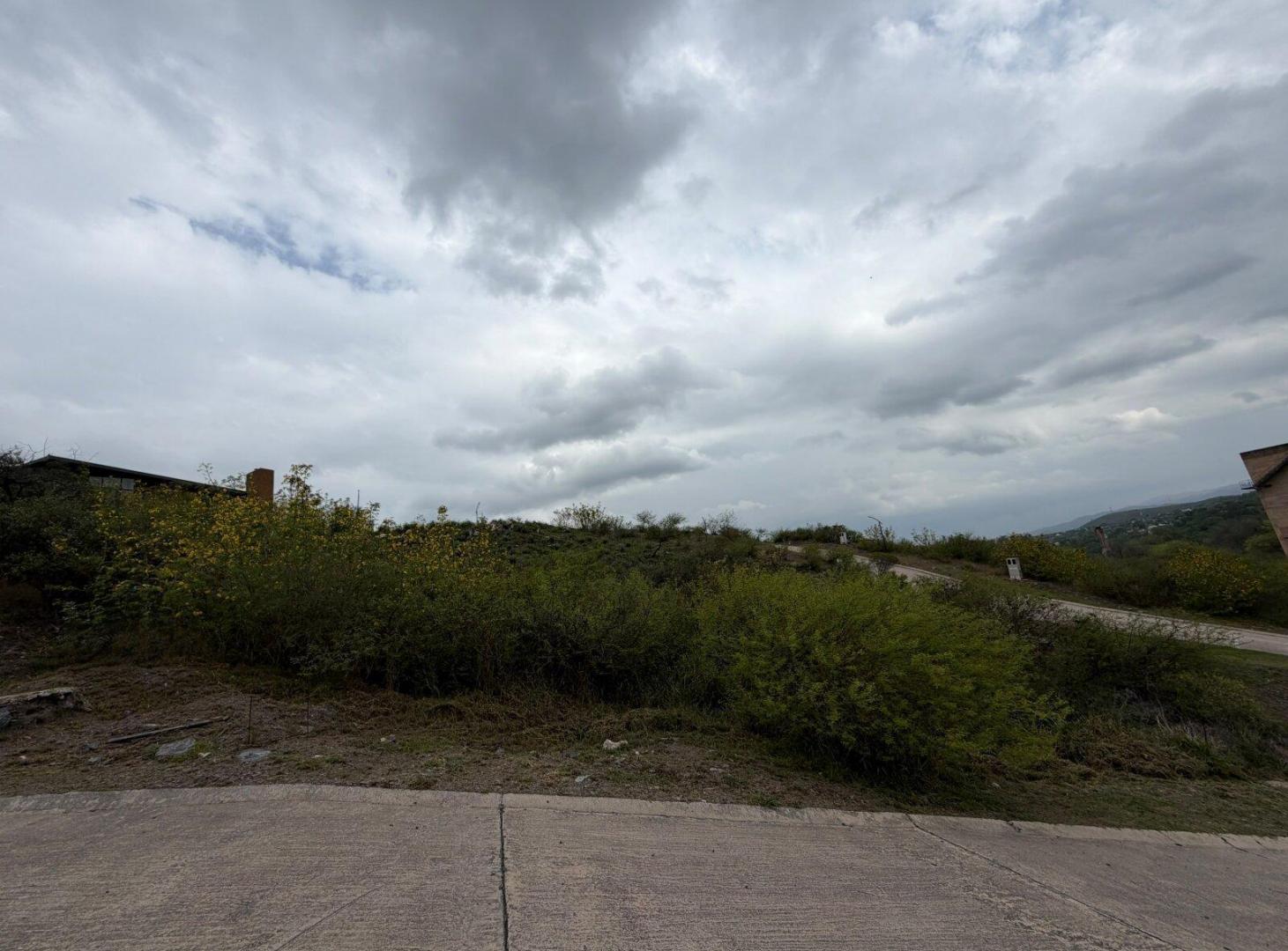 Foto de LOTE EN MAITENES DE LA DESEADA EN VENTA, imagen 1