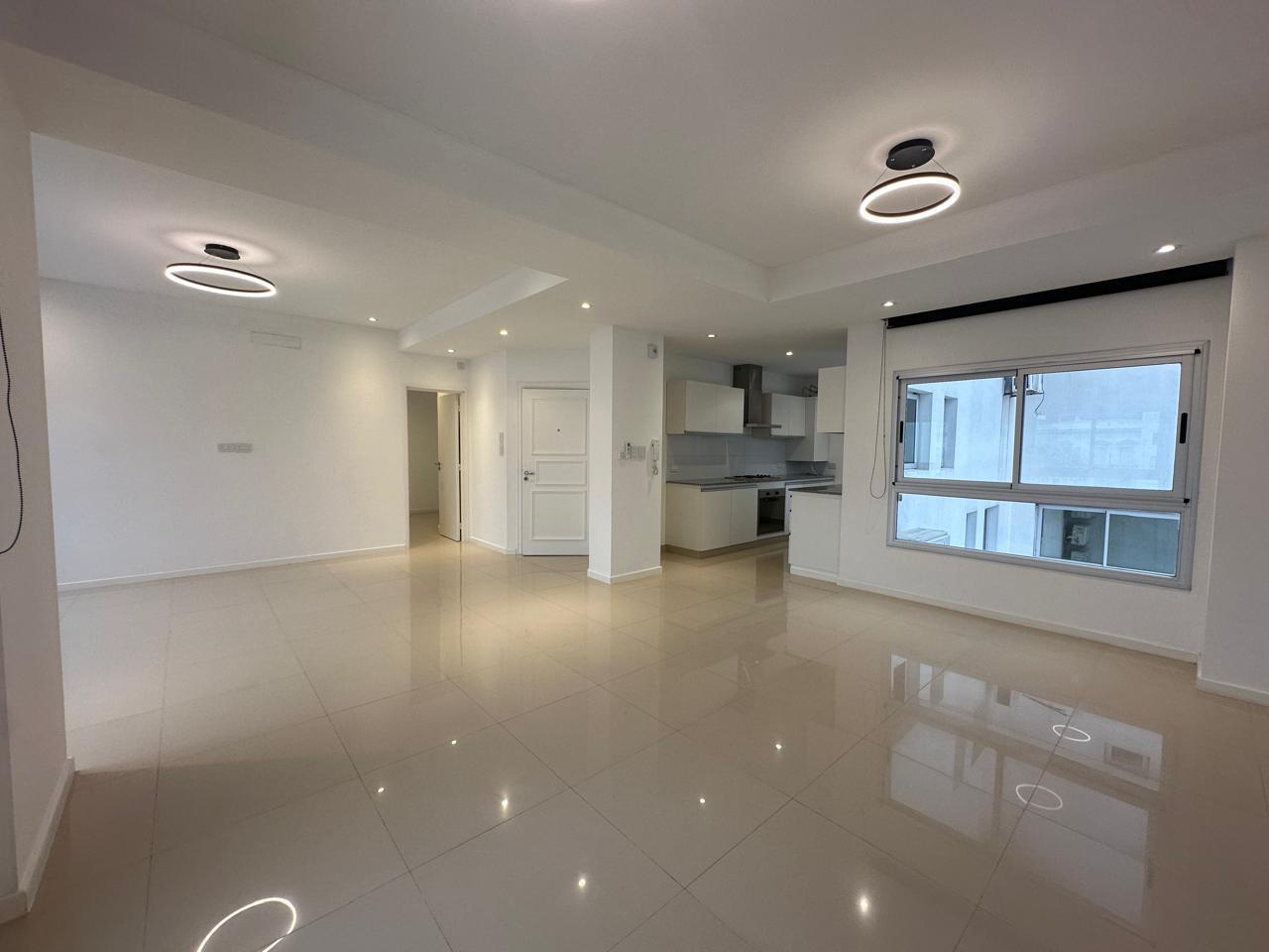 Foto de DEPARTAMENTO SEMIPISO 2 DORMITORIOS, 46 ENTRE 13 Y 14, LA PLATA., imagen 2