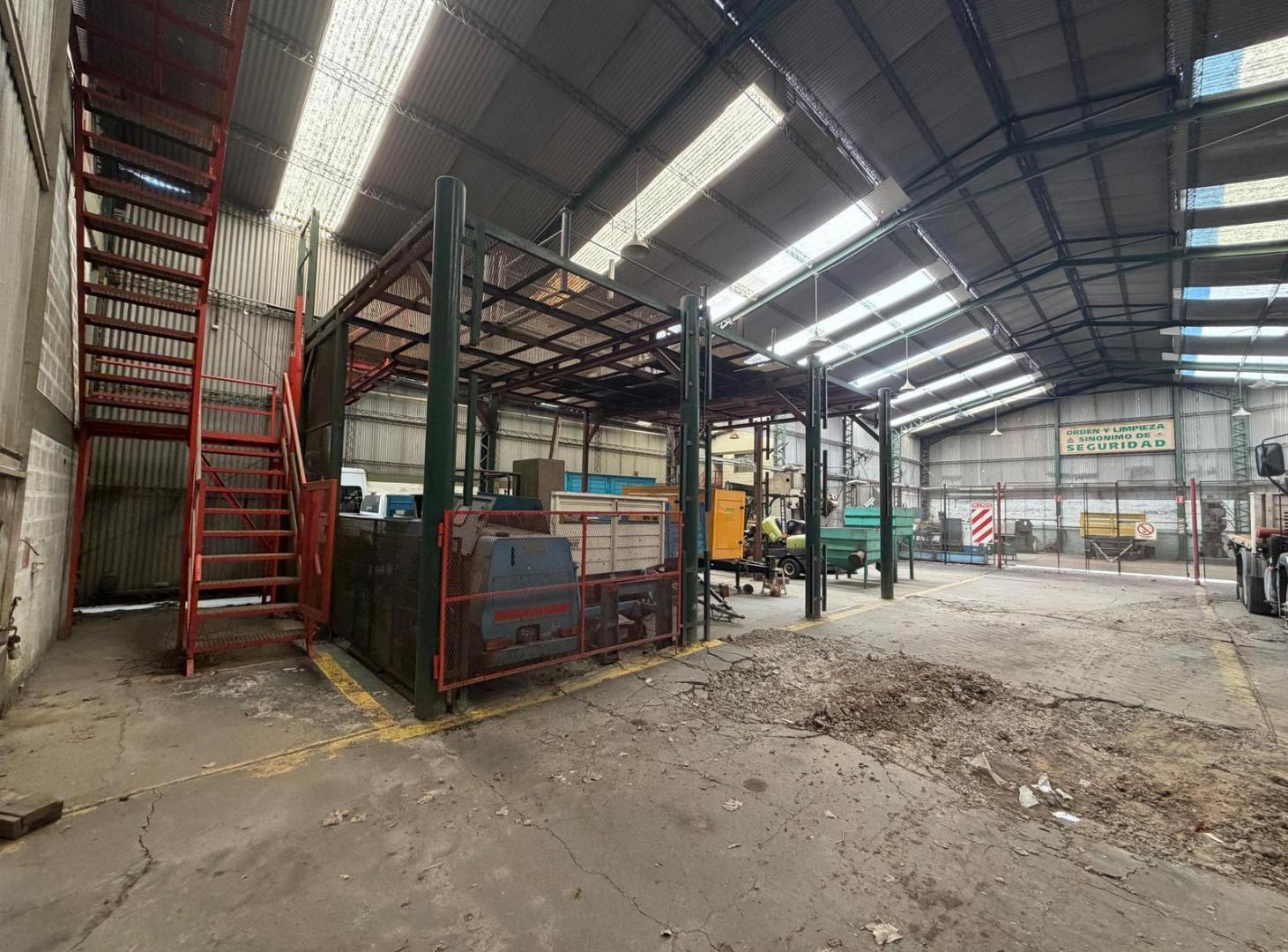 Foto de GALPON EN VENTA DE 900M2 CON OFICINAS, 50 Y 128, ENSENADA., imagen 3