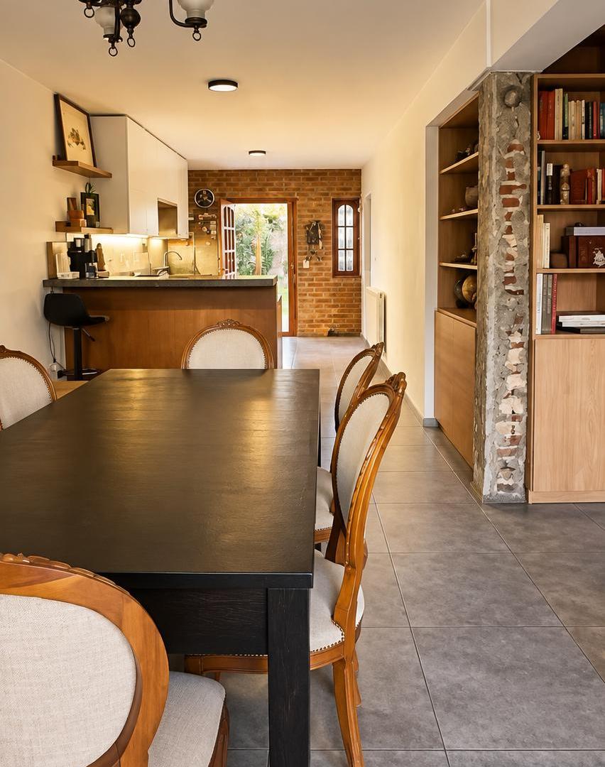 Foto de EXCLUSIVA CASA EN ESQUINA CON PISCINA, DOBLE INGRESO Y COCHERA PARA 4, imagen 5