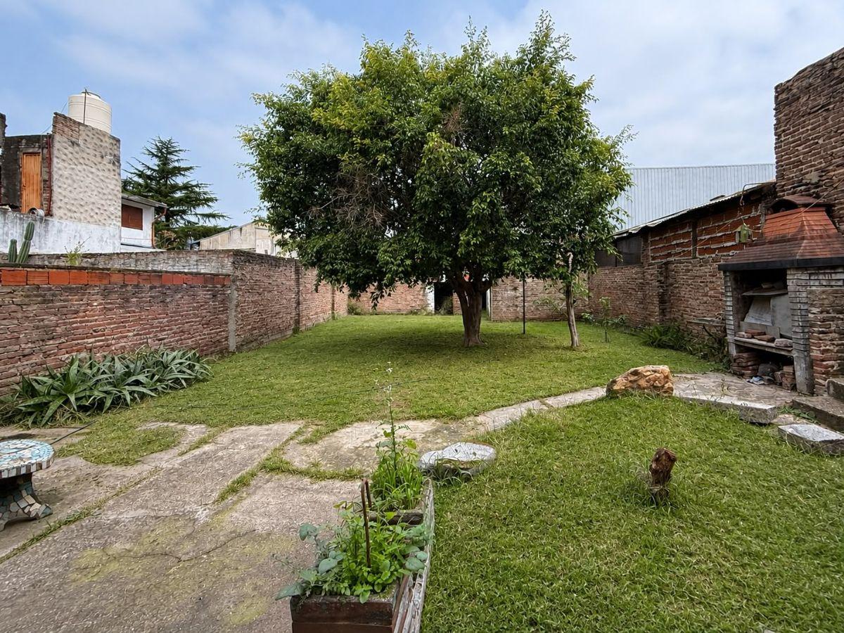 Foto de Lote 10 X 30,60 en Caseros | RM2 | FOT 2,20 | Potencial 675 m², imagen 3