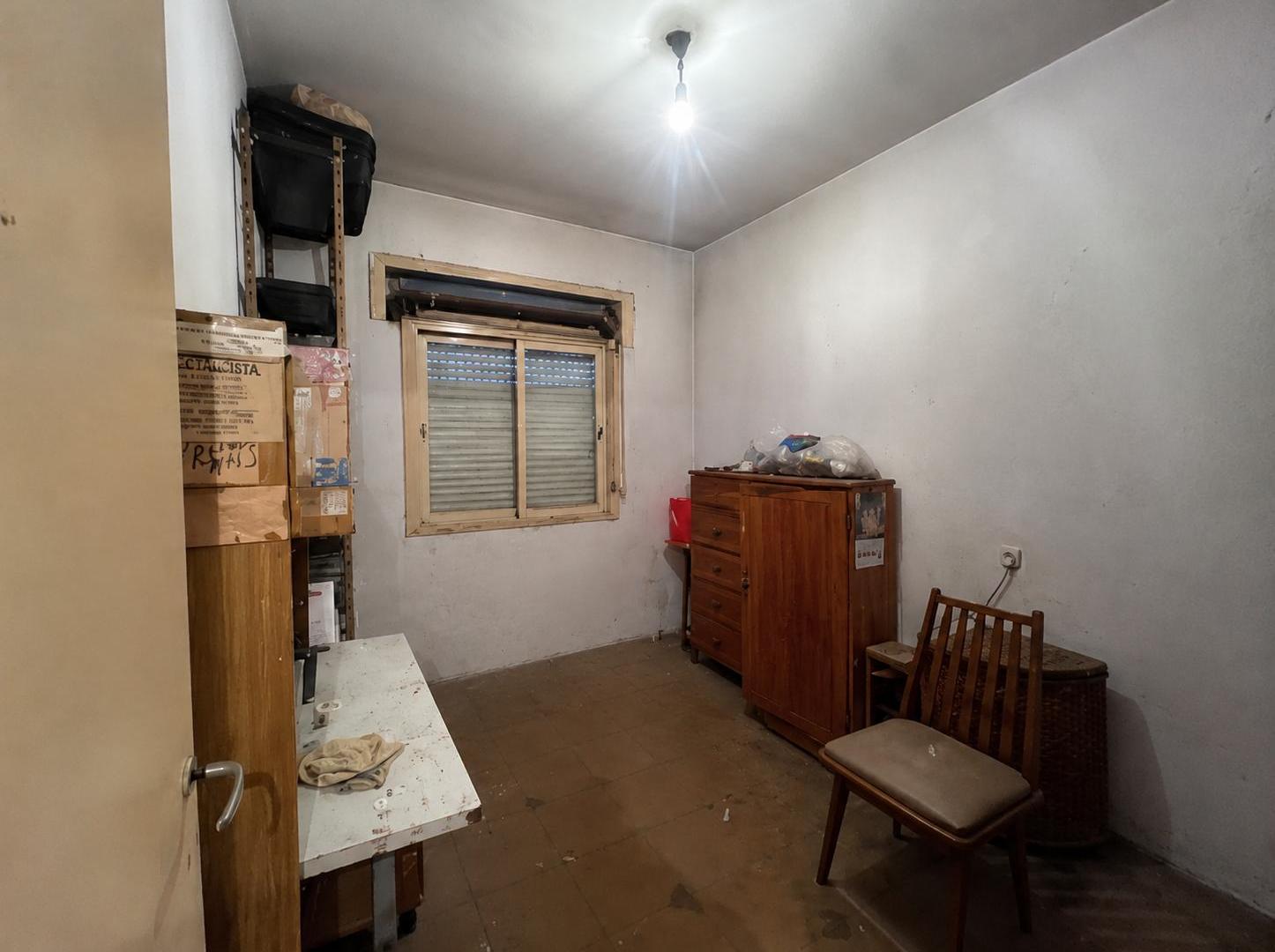 Foto de Casa a reciclar perfectamente ubicada en Castelar, imagen 4