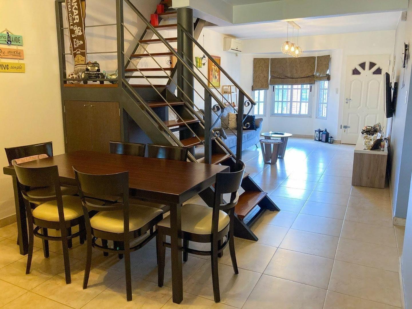 Foto de VENTA CASA 4 AMBIENTES CON PARQUE, imagen 2
